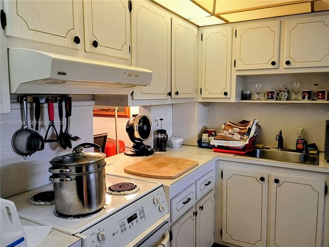 151 Berkley Rd 308, Hollywood, FL 33024