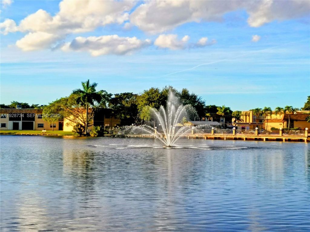 151 Berkley Rd 308, Hollywood, FL 33024