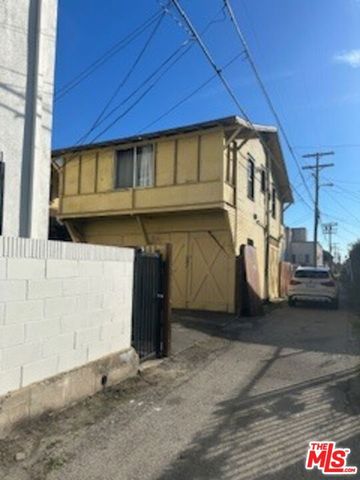 4811 S Gramercy Place, Los Angeles, CA 90062