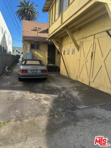 4811 S Gramercy Place, Los Angeles, CA 90062