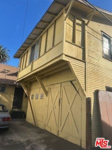 4811 S Gramercy Place, Los Angeles, CA 90062