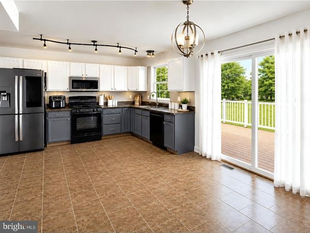 2520 OLD FARM DR, Vineland, NJ 08361