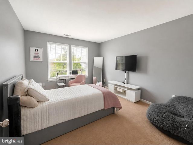 2520 OLD FARM DR, Vineland, NJ 08361