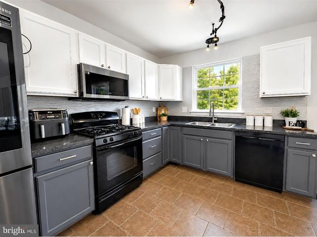 2520 OLD FARM DR, Vineland, NJ 08361
