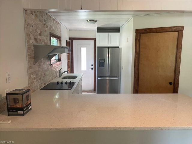 784 Oak ST, Fort Myers Beach, FL 33931