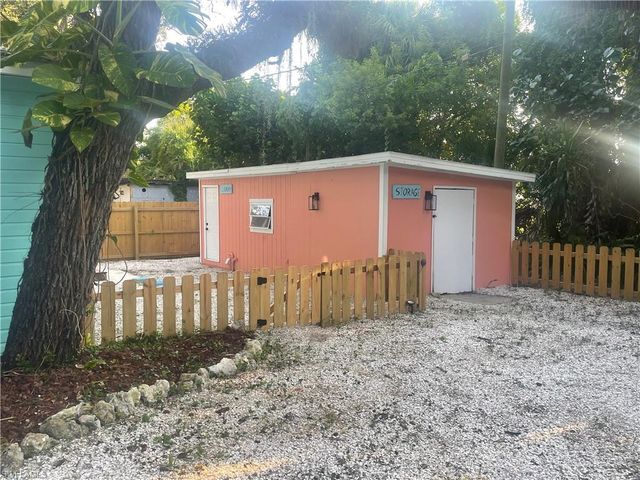 784 Oak ST, Fort Myers Beach, FL 33931