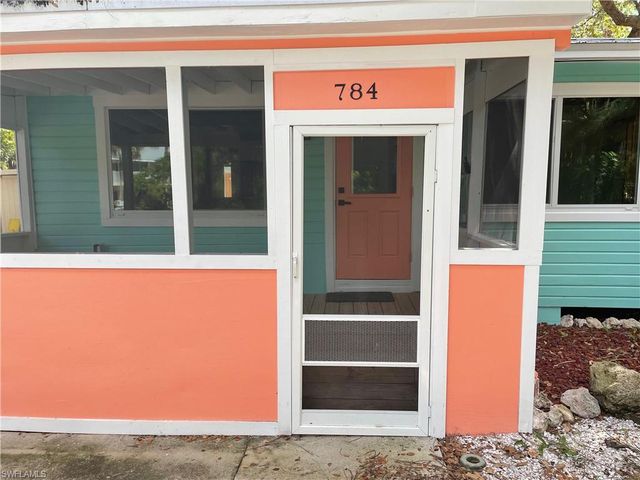 784 Oak ST, Fort Myers Beach, FL 33931