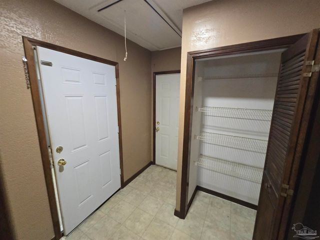 404 Brown Pl, Crestview, FL 32539