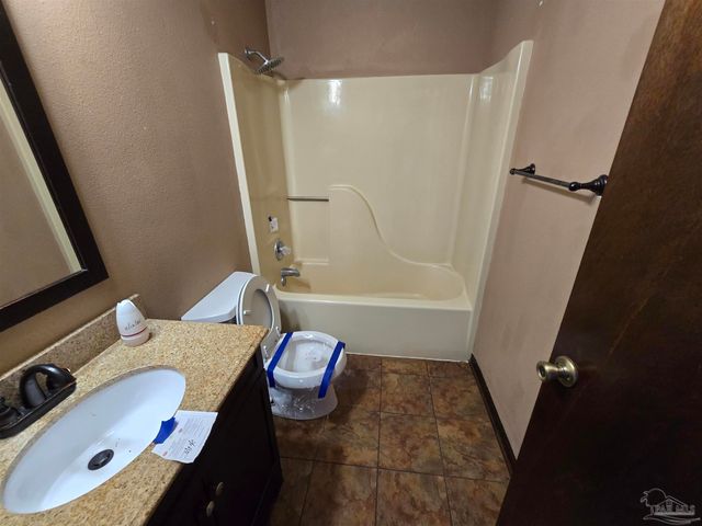 404 Brown Pl, Crestview, FL 32539