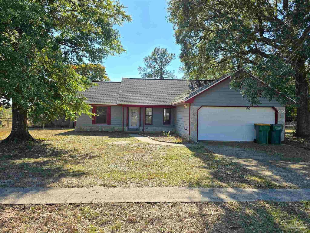 404 Brown Pl, Crestview, FL 32539