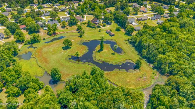 201 Winding Creek Road, Rocky Point, NC 28457