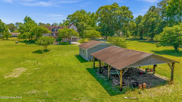 201 Winding Creek Road, Rocky Point, NC 28457