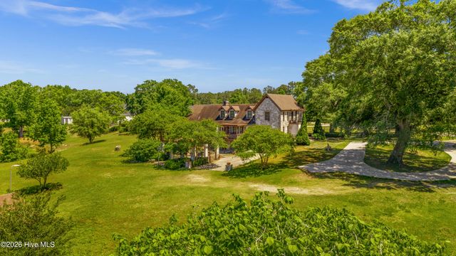 201 Winding Creek Road, Rocky Point, NC 28457