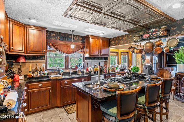 201 Winding Creek Road, Rocky Point, NC 28457