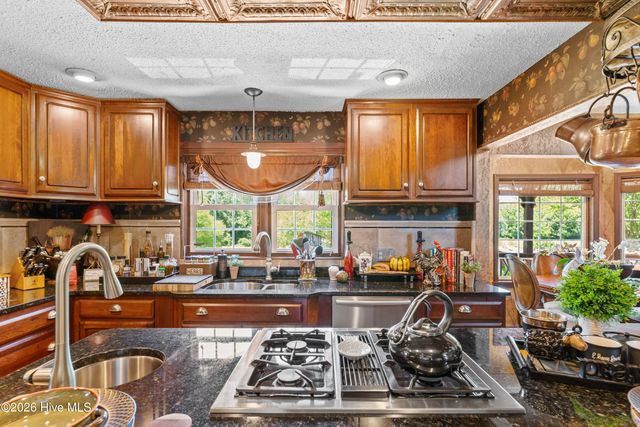 201 Winding Creek Road, Rocky Point, NC 28457