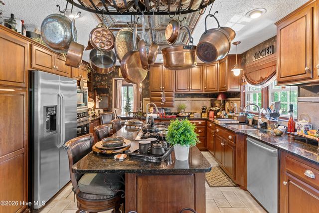 201 Winding Creek Road, Rocky Point, NC 28457