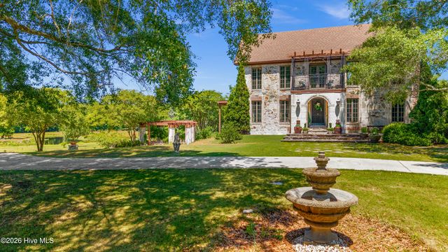201 Winding Creek Road, Rocky Point, NC 28457