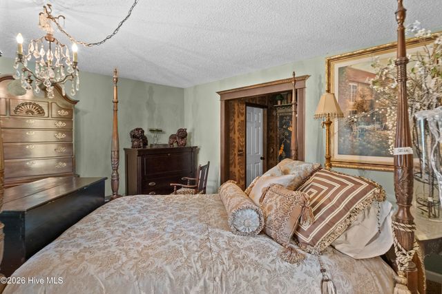 201 Winding Creek Road, Rocky Point, NC 28457