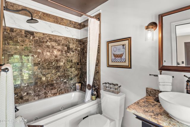 201 Winding Creek Road, Rocky Point, NC 28457