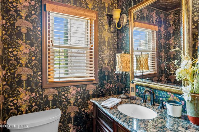 201 Winding Creek Road, Rocky Point, NC 28457