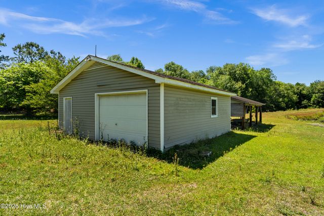 201 Winding Creek Road, Rocky Point, NC 28457