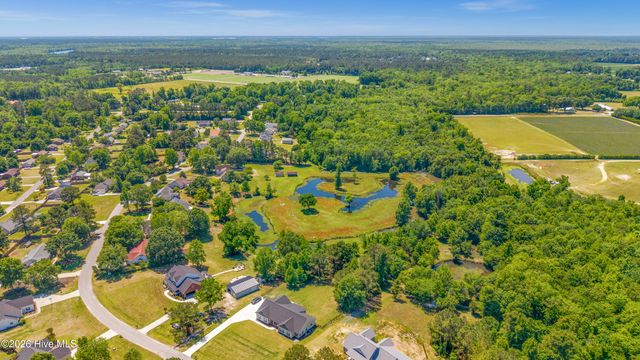 201 Winding Creek Road, Rocky Point, NC 28457