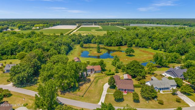 201 Winding Creek Road, Rocky Point, NC 28457
