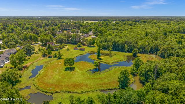 201 Winding Creek Road, Rocky Point, NC 28457