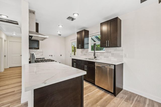 6321 Joe Louis Lane, Houston, TX 77091