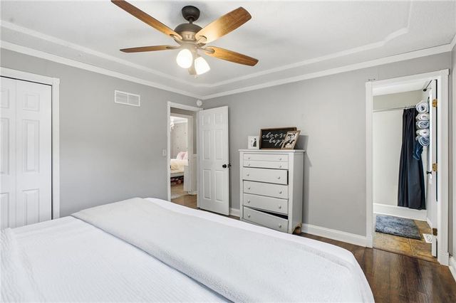 1933 NE Peters Drive, Lee's Summit, MO 64063