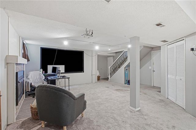 1933 NE Peters Drive, Lee's Summit, MO 64063