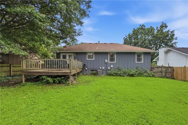 1933 NE Peters Drive, Lee's Summit, MO 64063