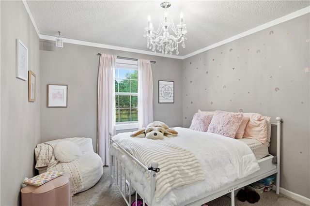 1933 NE Peters Drive, Lee's Summit, MO 64063