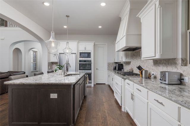 6738 Barnes Drive, Frisco, TX 75034