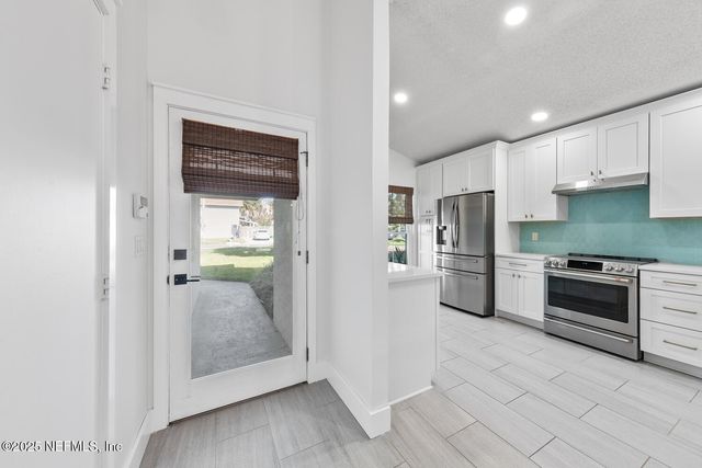 528 10TH Avenue S, Jacksonville Beach, FL 32250