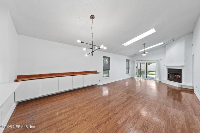 528 10TH Avenue S, Jacksonville Beach, FL 32250