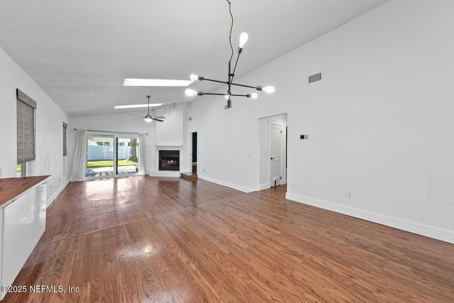 528 10TH Avenue S, Jacksonville Beach, FL 32250