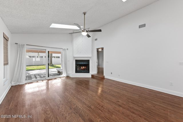 528 10TH Avenue S, Jacksonville Beach, FL 32250