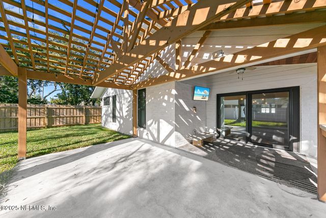 528 10TH Avenue S, Jacksonville Beach, FL 32250