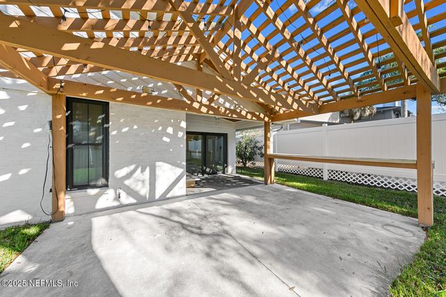 528 10TH Avenue S, Jacksonville Beach, FL 32250