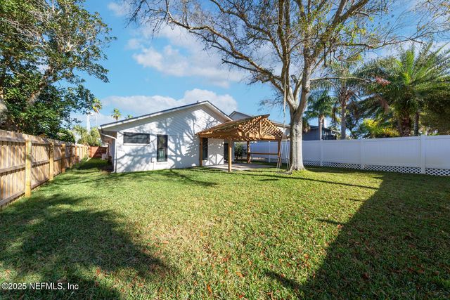 528 10TH Avenue S, Jacksonville Beach, FL 32250