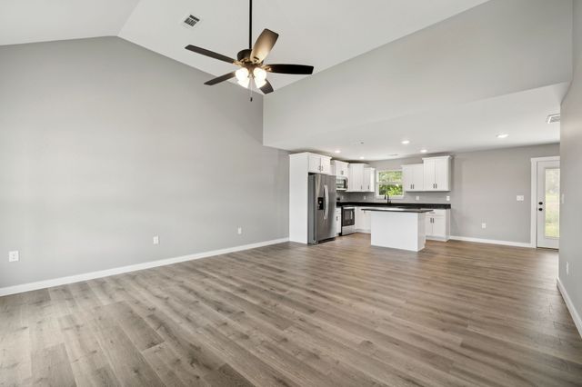 150 Alice Preston Loop, Gordonsville, TN 38563