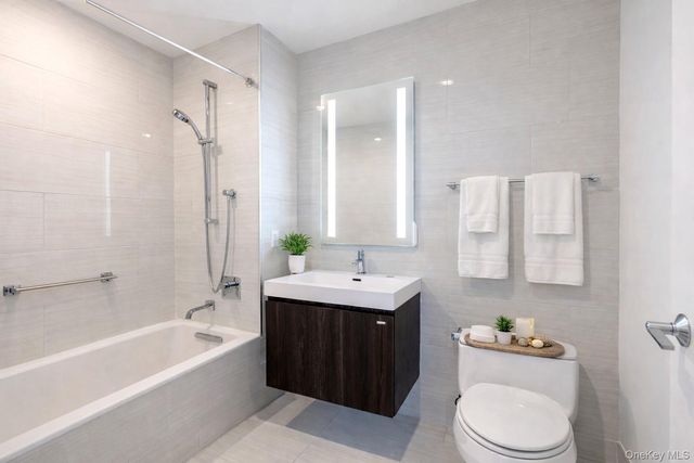 131-05 40th Road 12B, Flushing, NY 11354