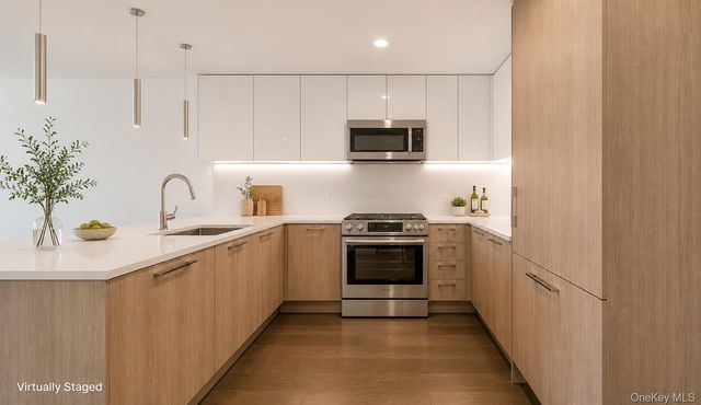 131-05 40th Road 12B, Flushing, NY 11354