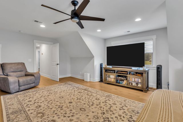 400 Rucker Rd, Murfreesboro, TN 37127