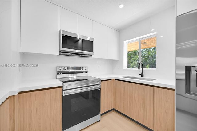 1370 NW 173rd Ter, Miami Gardens, FL 33169