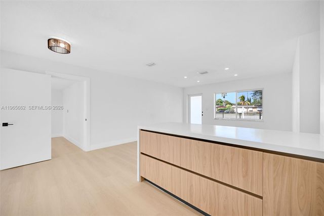 1370 NW 173rd Ter, Miami Gardens, FL 33169