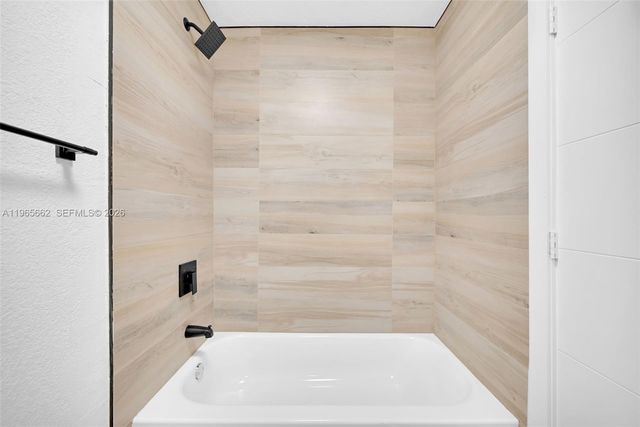 1370 NW 173rd Ter, Miami Gardens, FL 33169