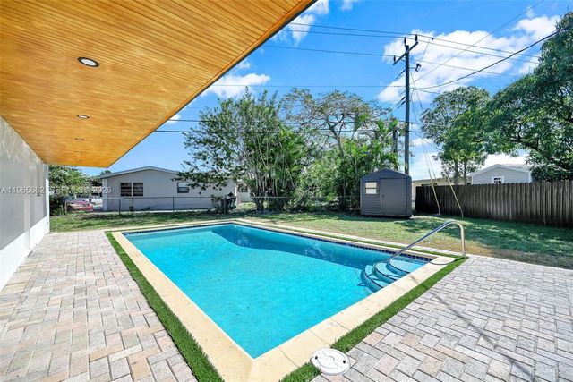 1370 NW 173rd Ter, Miami Gardens, FL 33169