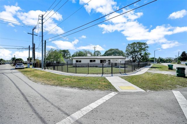 1370 NW 173rd Ter, Miami Gardens, FL 33169